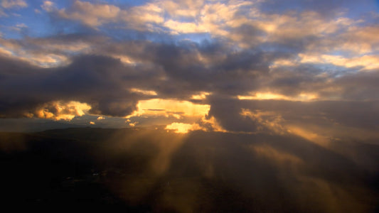 NATURE MUSIC TV - Thunderstorm with Piano Music