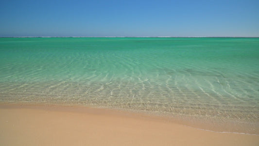SLEEP TV - 1 Hour 4K Turquoise Bay - Australia with Ocean Waves Sounds